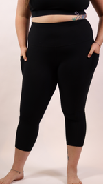 EssentialPlus Crop Leggings - Bold Black